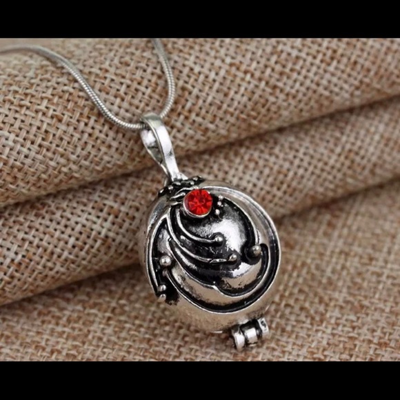 Jewelry - The Vampire Diaries Necklace